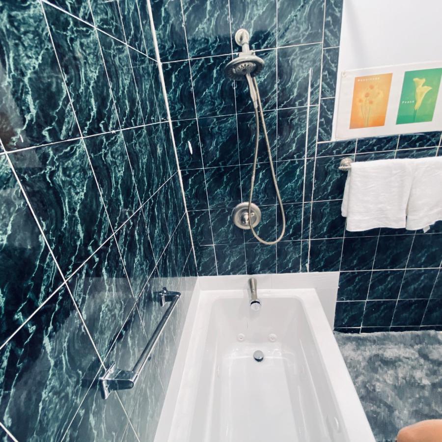 Room With Jacuzzi, Massage Seat, And Parking Space, The Best Choices!! North Bergen Exterior photo